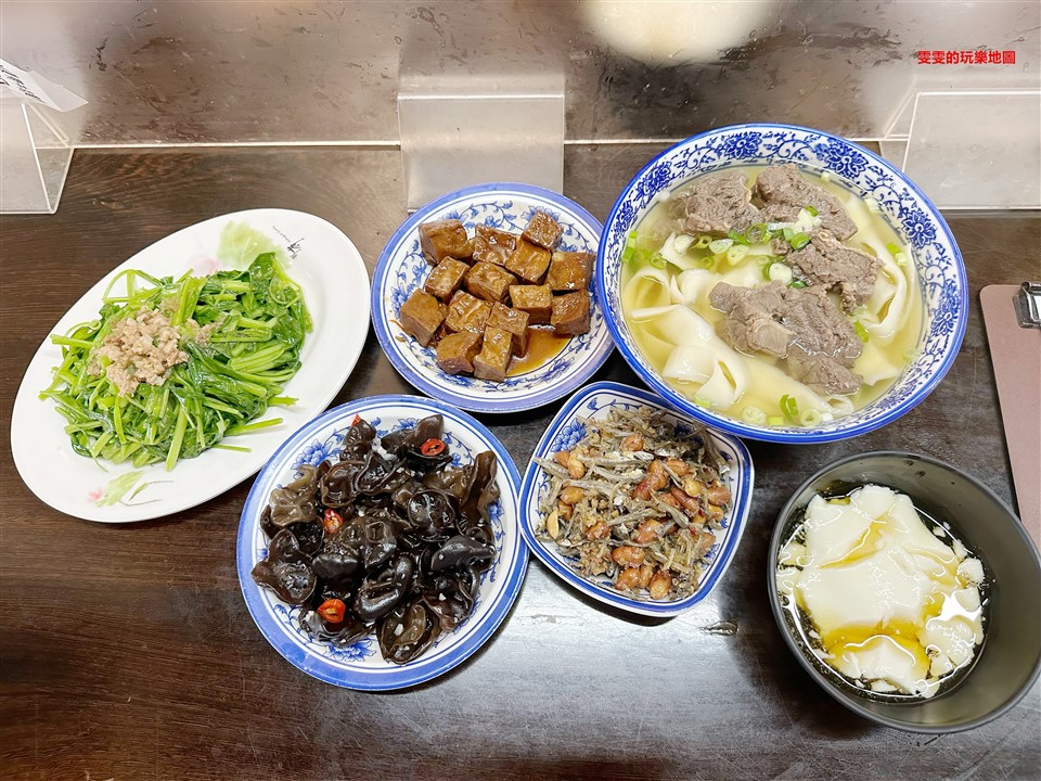 苗栗。大鼎夏荷牛肉麵館,來豪宅吃牛肉麵，還有提供免費豆花吃到飽 @雯雯的玩樂地圖