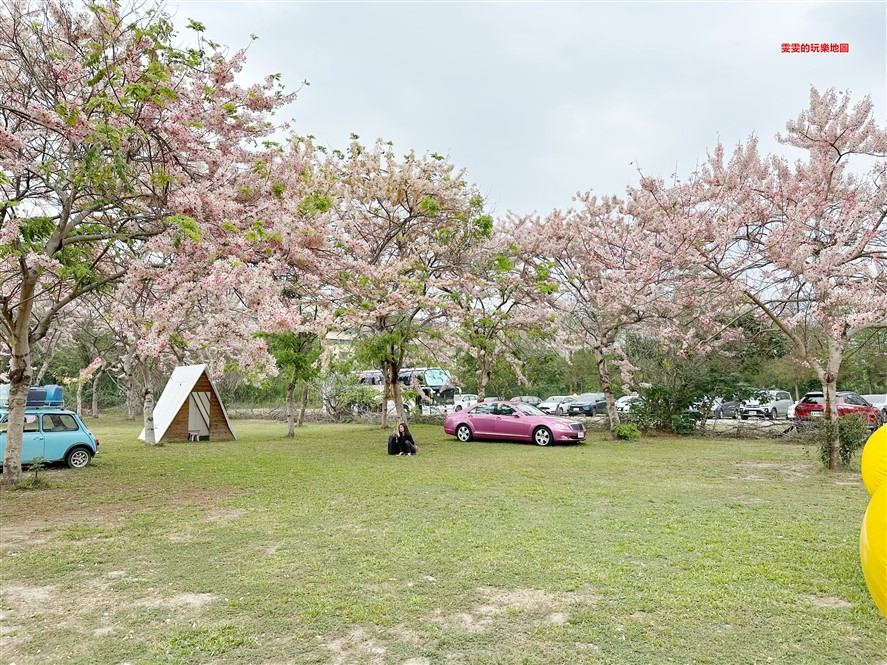 雲林斗六。近水樓台湖畔森林咖啡,濃濃南洋渡假風，坐在高腳屋上遠遠一拍就宛如偽出國照一般 @雯雯的玩樂地圖