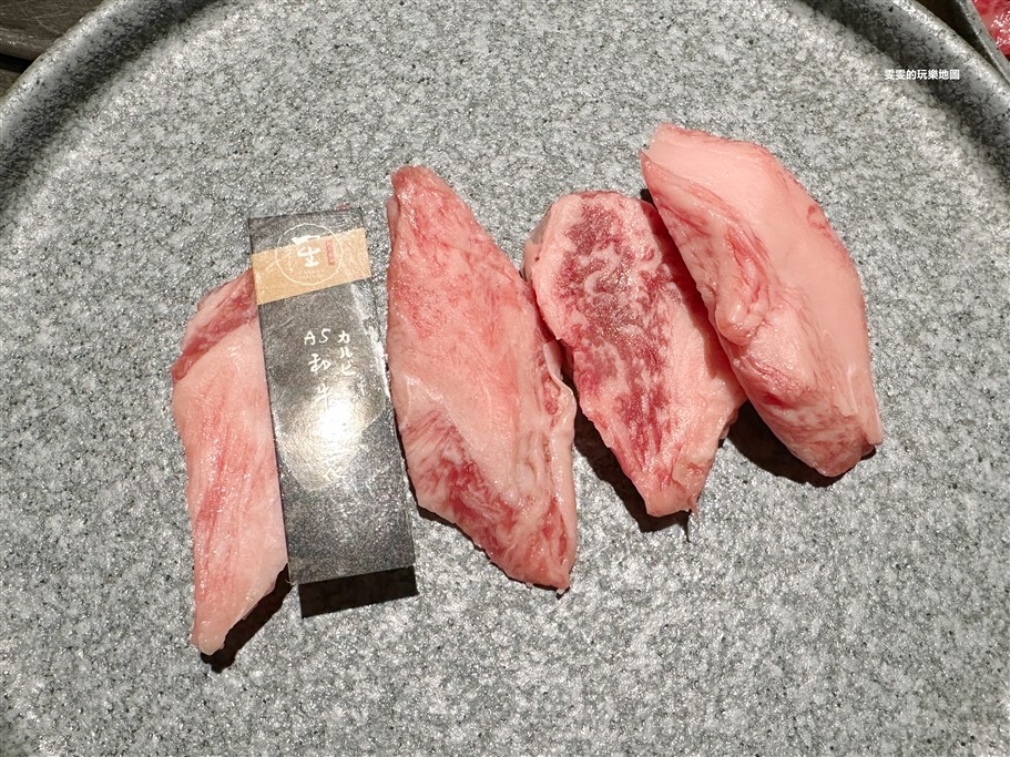 桃園中壢。一生燒肉，燒肉天花板吃到飽，日本A5和牛、蟹腳、龍蝦以及多樣高檔食材吃到爽 @雯雯的玩樂地圖