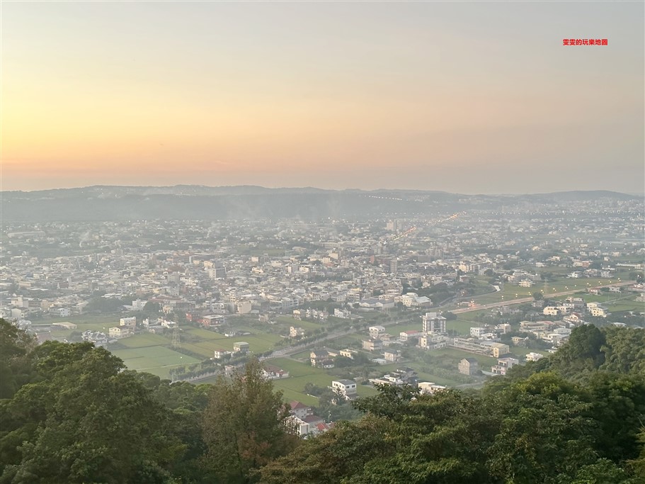 苗栗公館。桐遊柿界，坐擁180度的無敵視野，下午茶、觀夕陽、賞夜景好去處 @雯雯的玩樂地圖