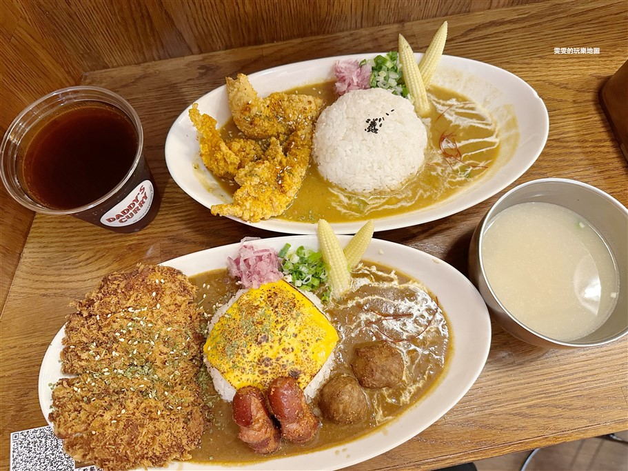 桃園中壢。天地咖哩Daddy&#8217;s Curry中原店，一到用餐時間就出現排隊人龍，內用享有免費加湯、加飯、加醬 @雯雯的玩樂地圖