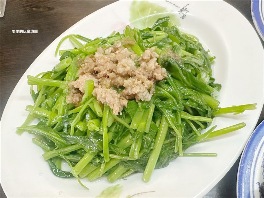 苗栗苑裡。大鼎夏荷牛肉麵館,來豪宅吃牛肉麵，還有提供免費豆花吃到飽 @雯雯的玩樂地圖