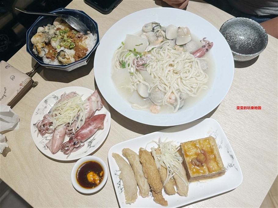 桃園中壢。味の時計台,來自日本北海道札幌的日本拉麵店 @雯雯的玩樂地圖