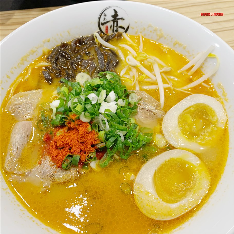 桃園中壢。赤麵廠レッドラーメン中壢店，深夜食堂，關東煮+拉麵，拉麵還有免費續加的服務 @雯雯的玩樂地圖