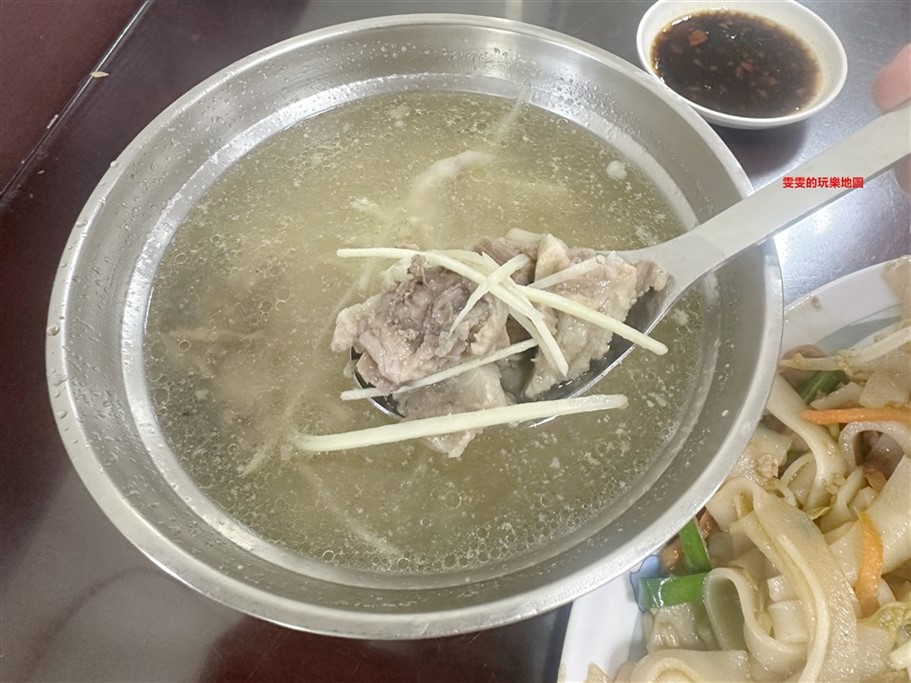 新竹新埔。黃梨園點心店,隱身在鄉間小路裡,人潮滿滿的客家麵食館 @雯雯的玩樂地圖