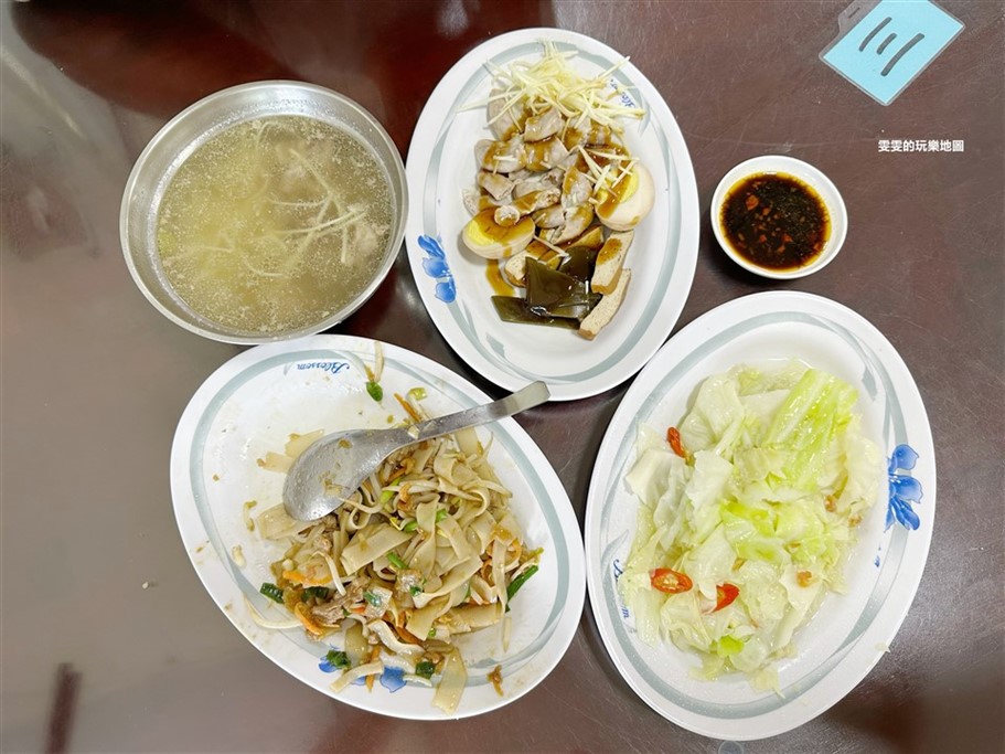 新竹新埔。黃梨園點心店,隱身在鄉間小路裡,人潮滿滿的客家麵食館 @雯雯的玩樂地圖