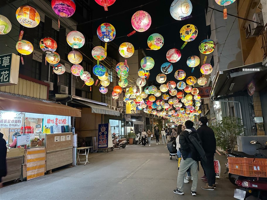 台南中西區。普濟殿燈會，美麗又壯觀的燈籠海點亮府城上空 @雯雯的玩樂地圖