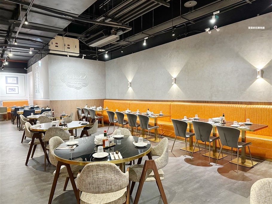 桃園中壢。帕朵拉義式餐廳青埔環球A19店，餐點選擇豐富多元，燈光美、氣氛佳絕對是約會好去處 @雯雯的玩樂地圖
