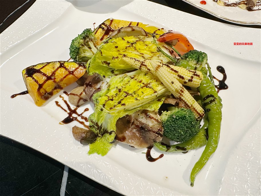桃園中壢。帕朵拉義式餐廳青埔環球A19店，餐點選擇豐富多元，燈光美、氣氛佳絕對是約會好去處 @雯雯的玩樂地圖