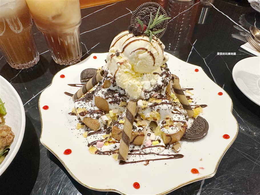 桃園中壢。帕朵拉義式餐廳青埔環球A19店，餐點選擇豐富多元，燈光美、氣氛佳絕對是約會好去處 @雯雯的玩樂地圖