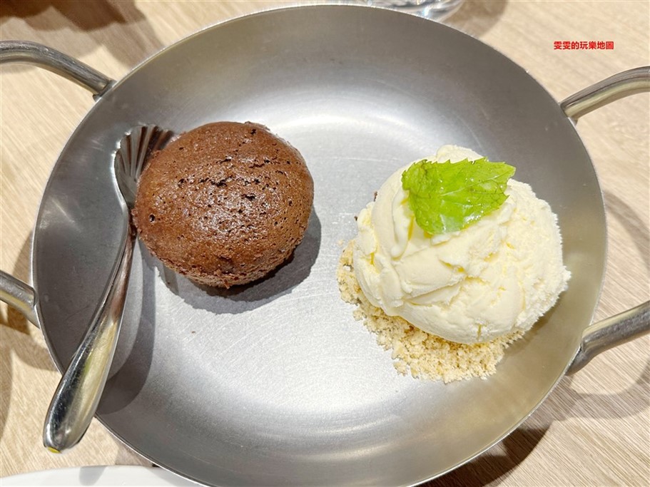 桃園中壢。史坦利美式牛排大江店,餐點選擇豐富多樣化,是個大口吃肉的好去處 @雯雯的玩樂地圖
