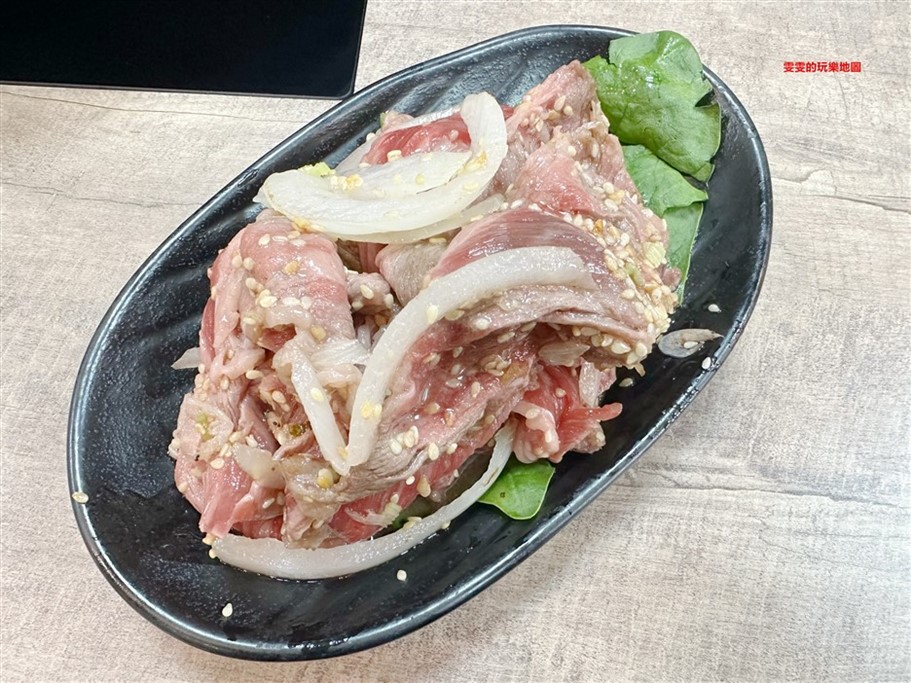 桃園中壢。石乘拾石頭火鍋中北旗艦店,湯頭順口不油膩,強推海鮮食材品質有保證 @雯雯的玩樂地圖