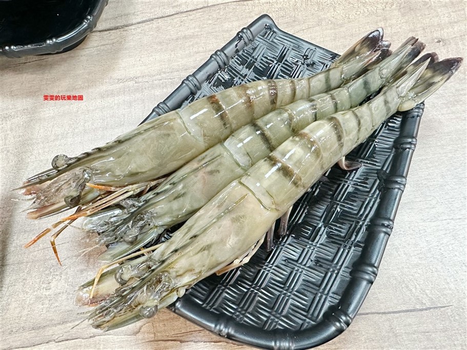 桃園中壢。石乘拾石頭火鍋中北旗艦店,湯頭順口不油膩,強推海鮮食材品質有保證 @雯雯的玩樂地圖