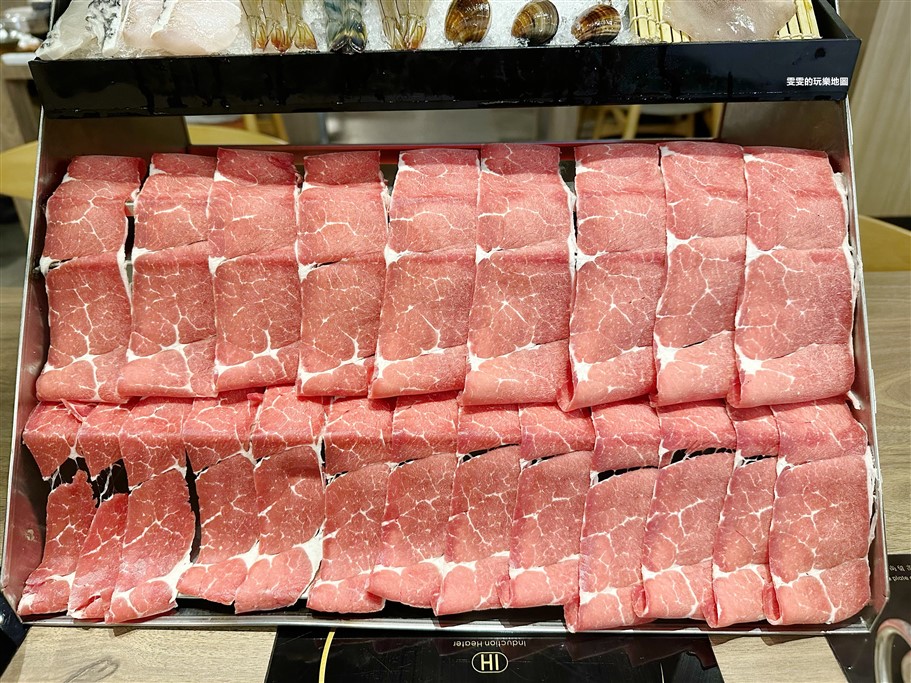 桃園中壢。聚日式鍋物中壢SOGO店，王品旗下品牌火鍋，主餐最低只要428元起，即享蔬菜自助吧吃到飽 @雯雯的玩樂地圖