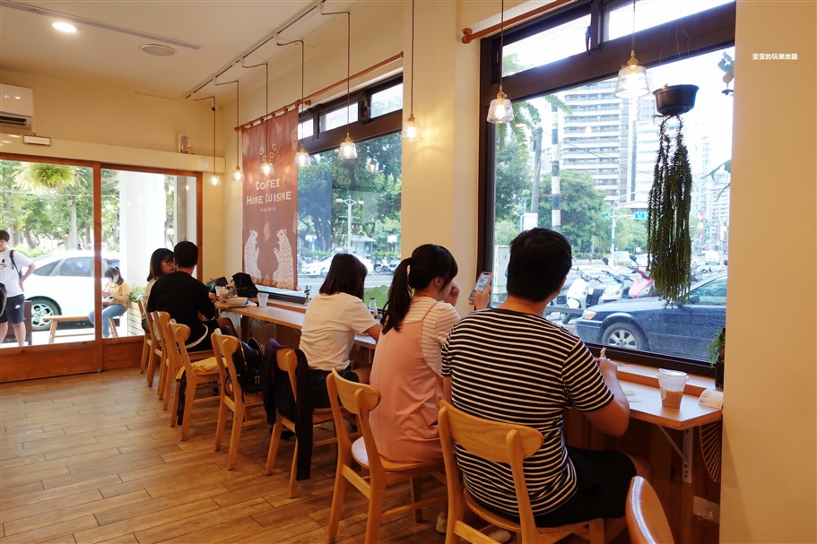 桃園中壢。好貳咖啡 x 熊空茶作，好咖的姐妹店，以早午餐為主，主打特色創意餐點 @雯雯的玩樂地圖