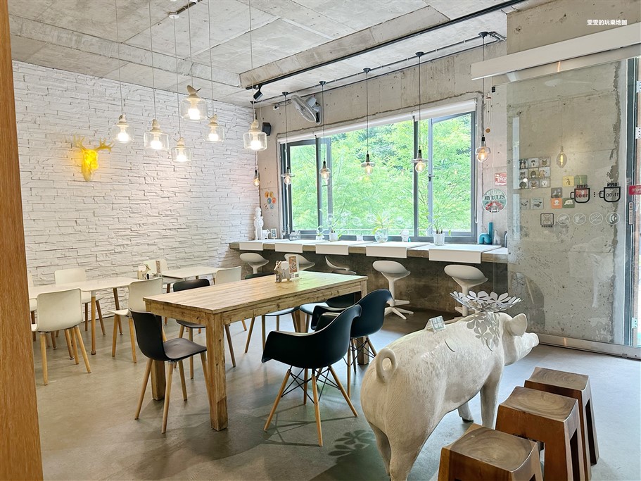 新竹尖石。Z CAFE，鄰近內灣老街，山林間的玻璃屋 @雯雯的玩樂地圖