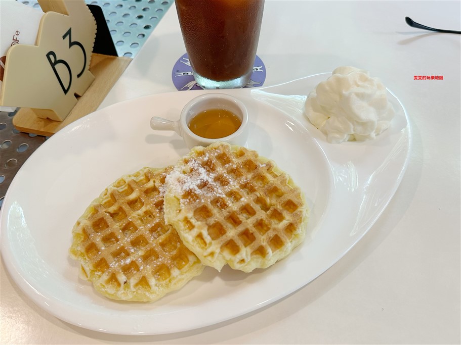 新竹尖石。Z CAFE，鄰近內灣老街，山林間的玻璃屋 @雯雯的玩樂地圖