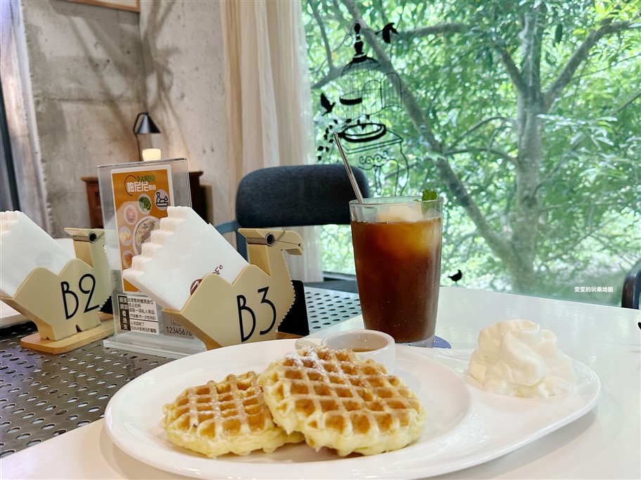 新竹尖石。Z CAFE，鄰近內灣老街，山林間的玻璃屋 @雯雯的玩樂地圖