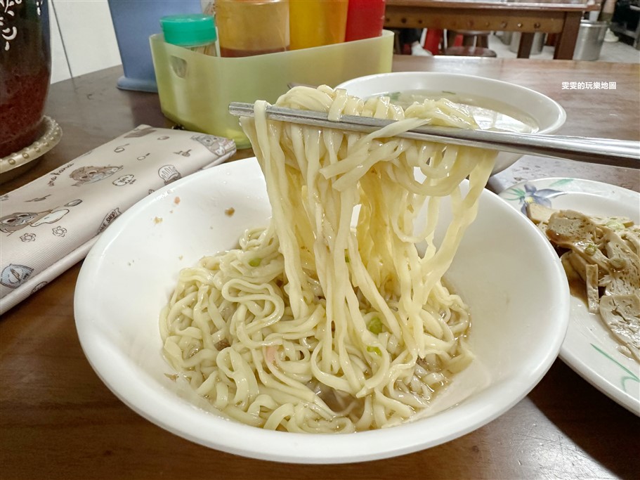 南投。阿財意麵，在地人也推薦，價格非常便宜，通通都是銅板價 @雯雯的玩樂地圖