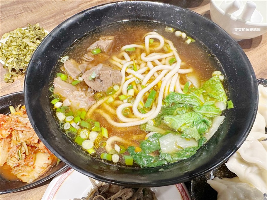 桃園。呷霸牛肉麵南平店，加湯、加麵不加價,還有免費飲料、豆花吃到飽 @雯雯的玩樂地圖