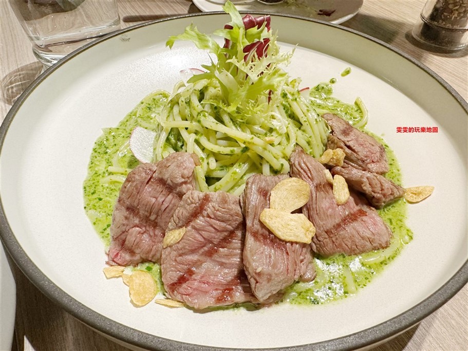 桃園中壢。義沐Eat Mu Cafe中壢中美店,網美系裝潢,多樣化餐點選擇,絕對是女孩們聚餐的首選啊 @雯雯的玩樂地圖