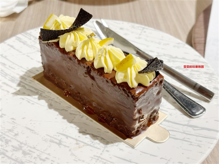 桃園中壢。義沐Eat Mu Cafe中壢中美店,網美系裝潢,多樣化餐點選擇,絕對是女孩們聚餐的首選啊 @雯雯的玩樂地圖