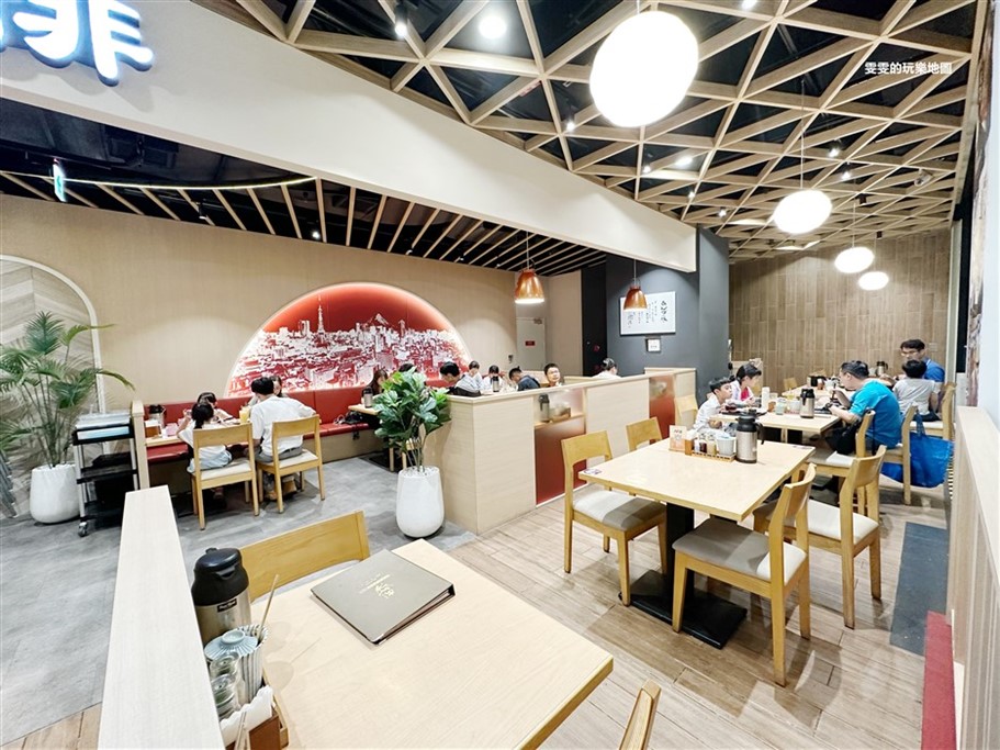 桃園中壢。銀座杏子日式豬排桃園環球A19店，桃園環球A19美食，豬排酥脆厚實 @雯雯的玩樂地圖