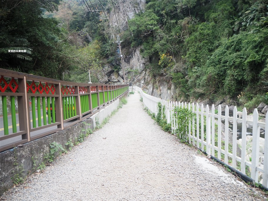 新竹尖石。青蛙石天空步道園區，酷似青蛙的巨石彷彿大自然的工藝品 @雯雯的玩樂地圖