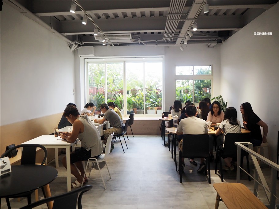 新北林口。那間賣冰的咖啡店，低調藏身在市場內的咖啡店,雪冰好吸睛 @雯雯的玩樂地圖