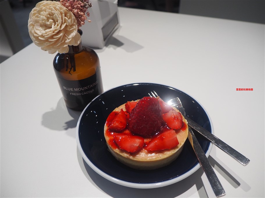新北林口。那間賣冰的咖啡店，低調藏身在市場內的咖啡店,雪冰好吸睛 @雯雯的玩樂地圖