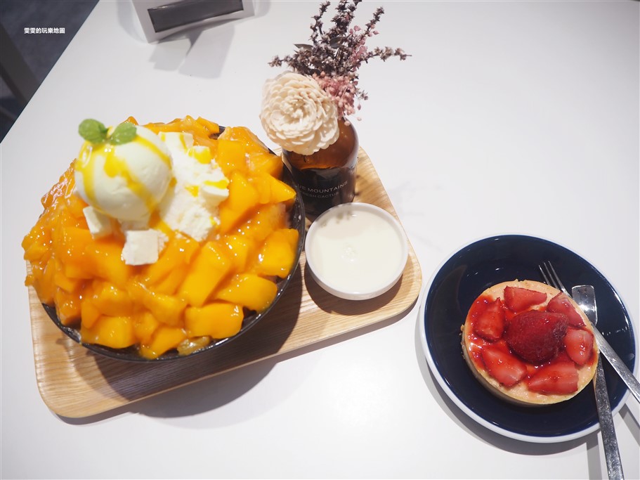 新北林口。那間賣冰的咖啡店，低調藏身在市場內的咖啡店,雪冰好吸睛 @雯雯的玩樂地圖