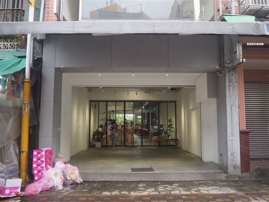 新北林口。那間賣冰的咖啡店，低調藏身在市場內的咖啡店,雪冰好吸睛 @雯雯的玩樂地圖