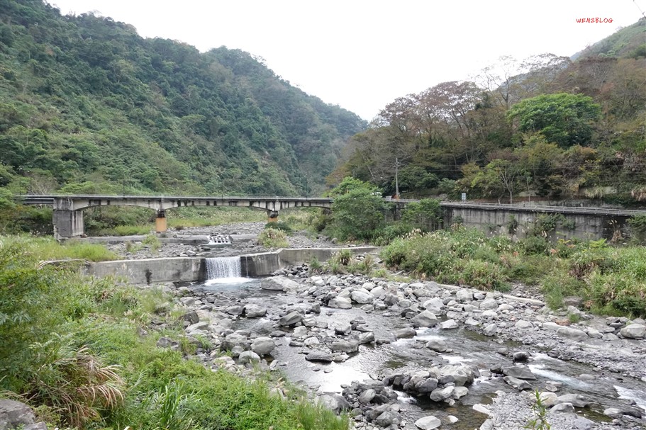 新竹五峰。清泉風景特定區，清泉部落遊，走吊橋、泡足湯、參觀張學良故居，還能順道品嚐道地原民美食 @雯雯的玩樂地圖