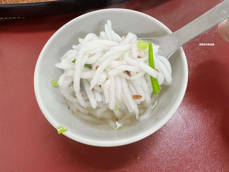 桃園觀音。小廚師小吃，一早6點就營業，在地人也推薦的傳統古早味的麵食 @雯雯的玩樂地圖