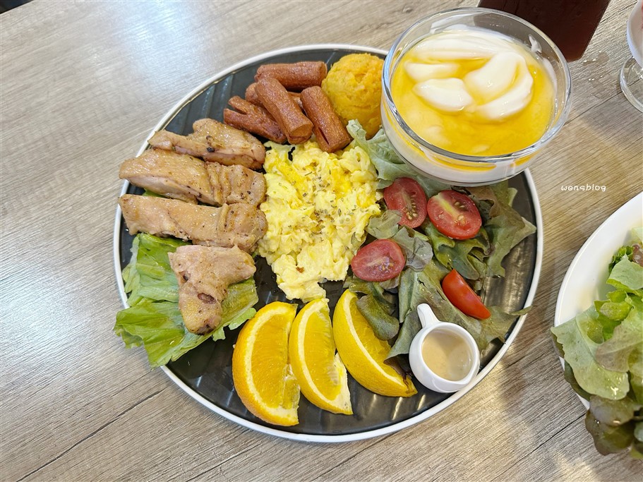 桃園中壢。食厭世，內壢國中圍牆旁新開幕早午餐店 @雯雯的玩樂地圖