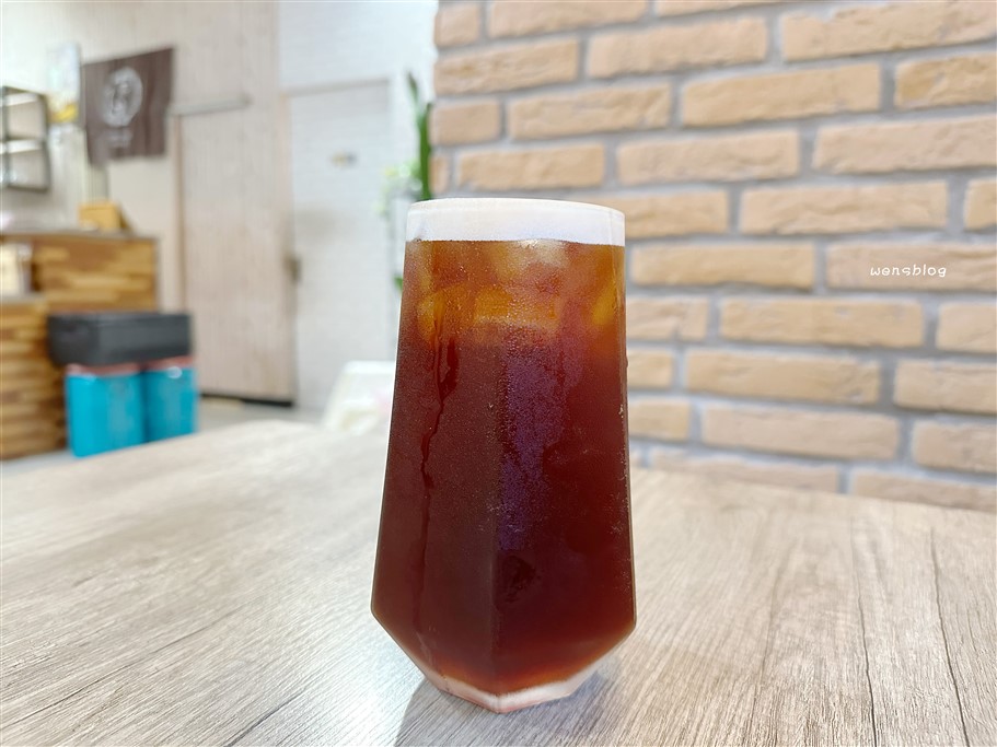 桃園中壢。食厭世，內壢國中圍牆旁新開幕早午餐店 @雯雯的玩樂地圖
