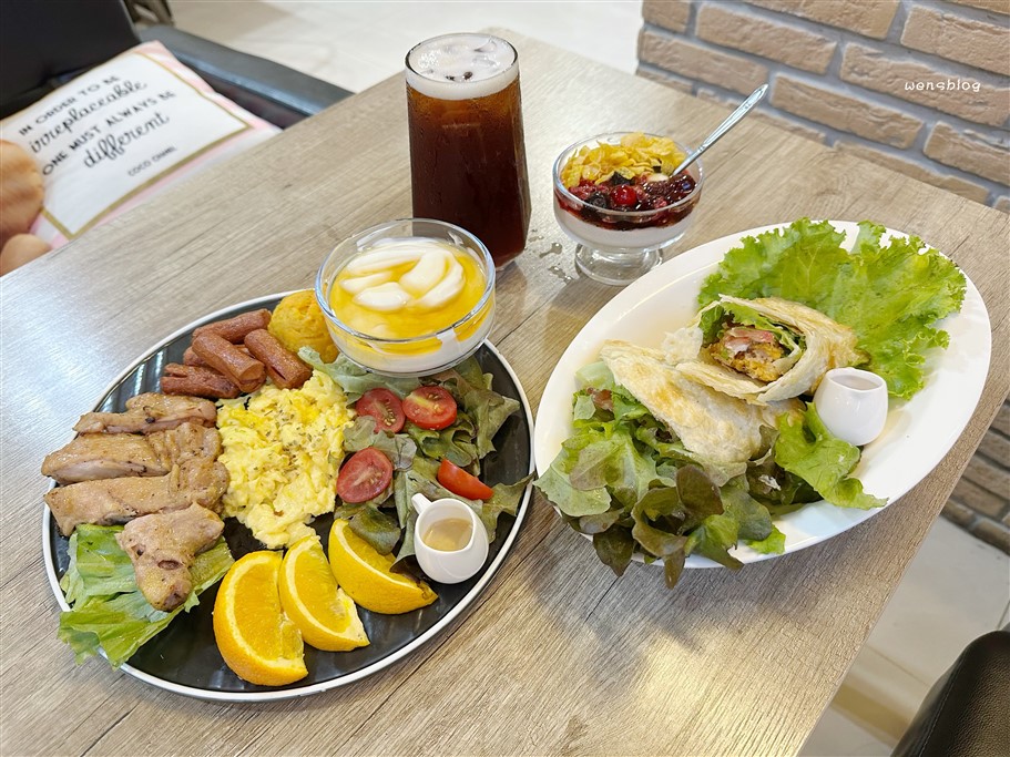 桃園中壢。食厭世，內壢國中圍牆旁新開幕早午餐店 @雯雯的玩樂地圖