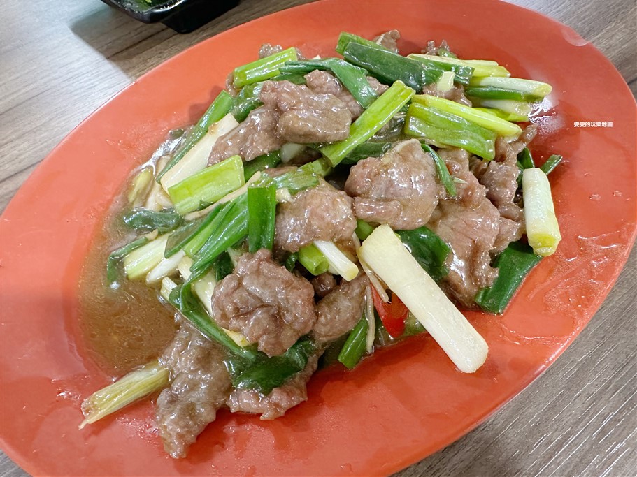 新北萬里。阿嬌萬里蟹，號稱萬里最強的海產餐廳，用餐人潮無時無刻都是滿滿的 @雯雯的玩樂地圖