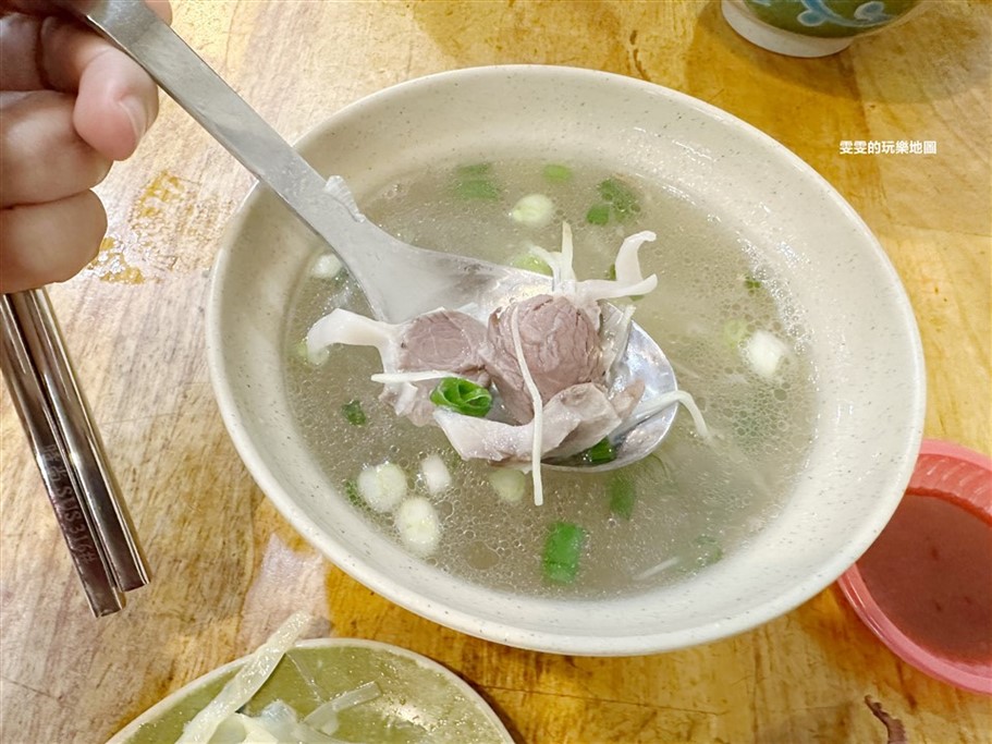 桃園中壢。邱記擔仔麵,深夜食堂,大份量麵食加多樣化小菜可選擇 @雯雯的玩樂地圖