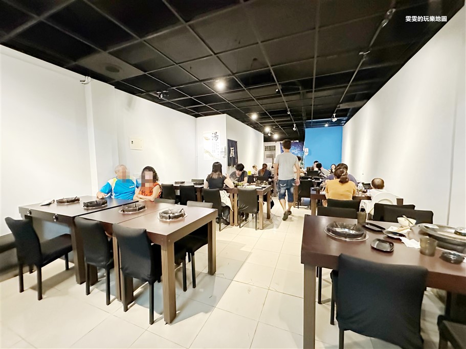 桃園中壢。嘉義老牌石頭火鍋中壢店(原內壢店),無添加味精的甘甜湯頭伴隨著肉末香氣 @雯雯的玩樂地圖