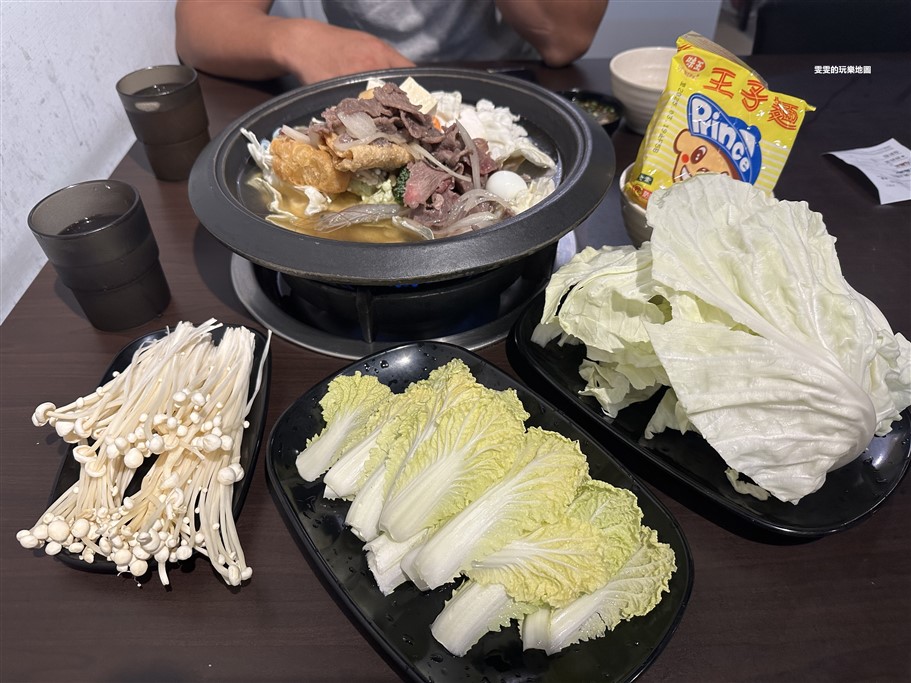 桃園大溪。大溪韭菜花季,季節限定九月雪,一整片白色的花海，彷彿浪漫的白雪 @雯雯的玩樂地圖