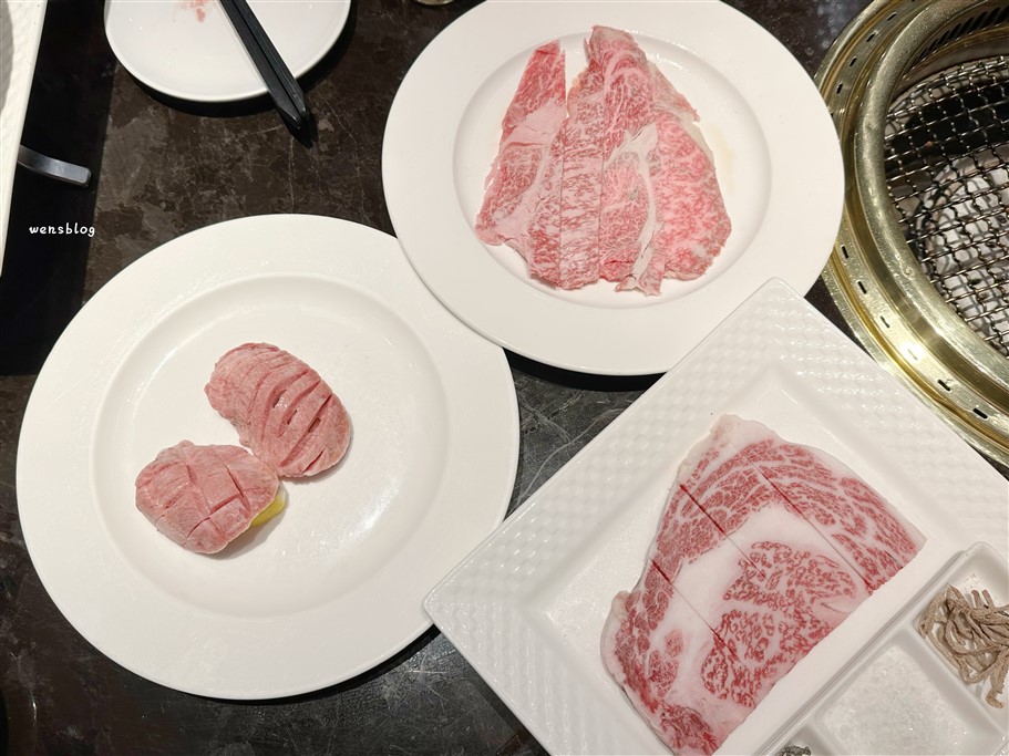 台中。UMAI屋馬燒肉中友店，台中燒肉界龍頭，老字號品牌依舊人氣旺旺(菜單、價位、餐點介紹) @雯雯的玩樂地圖
