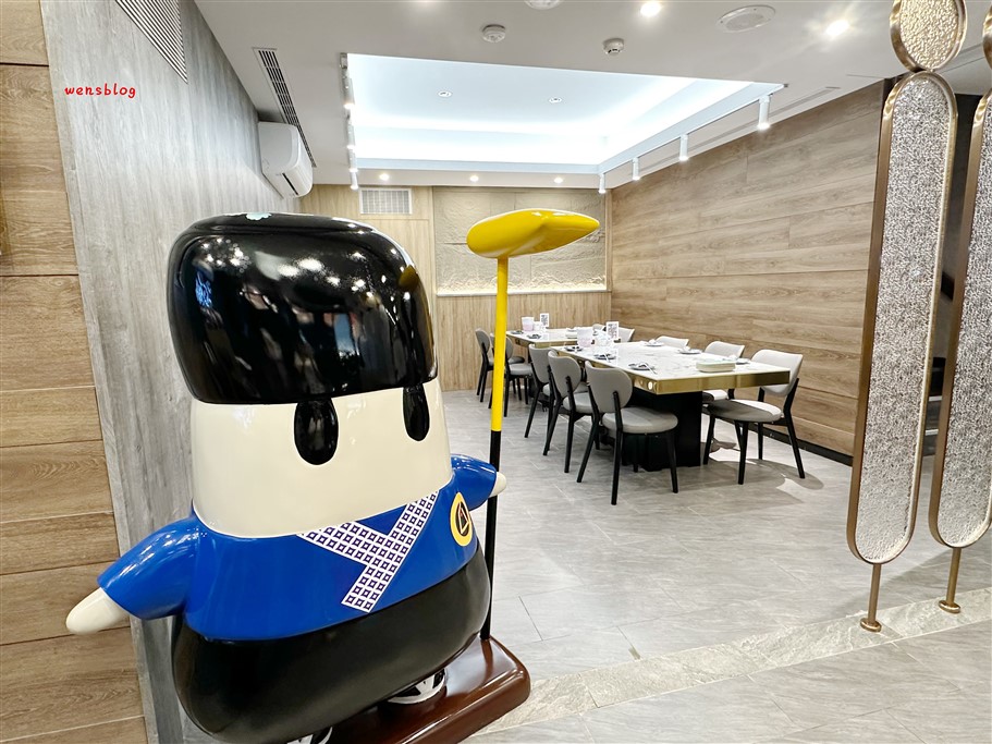 桃園。金大鋤mini鍋物吃到飽藝文店，主打火鍋吃到飽與套餐式雙模式，全時段不分平假日，吃到飽只要$548元 @雯雯的玩樂地圖
