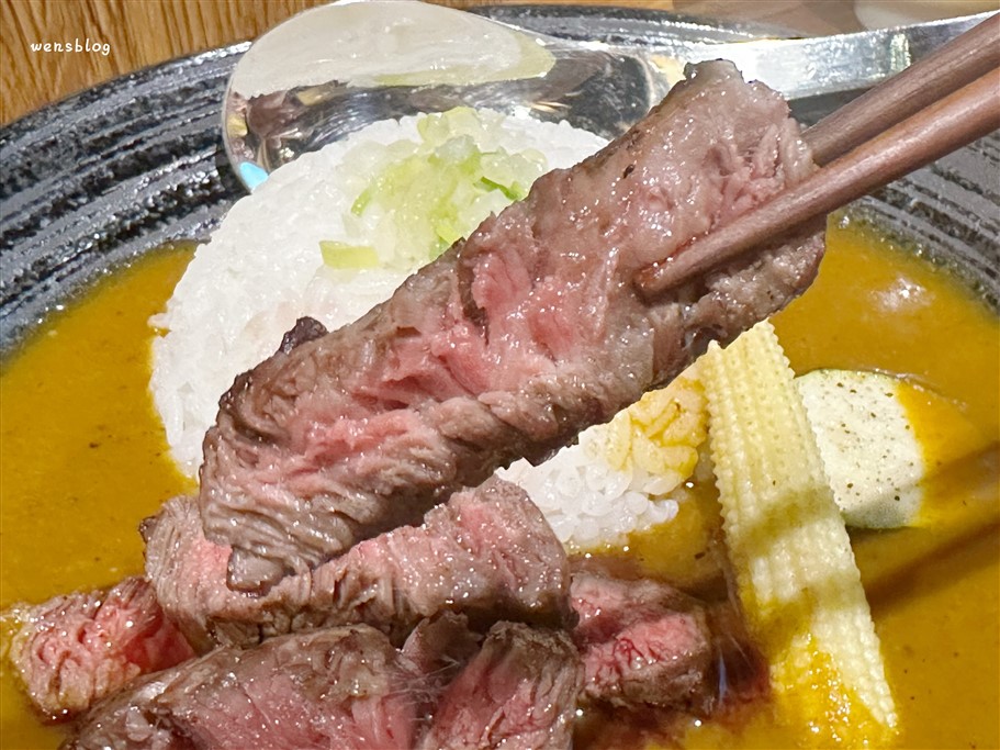 桃園中壢。出神燒肉咖喱，鄰近中原大學新開幕，主要販售咖喱餐點 @雯雯的玩樂地圖