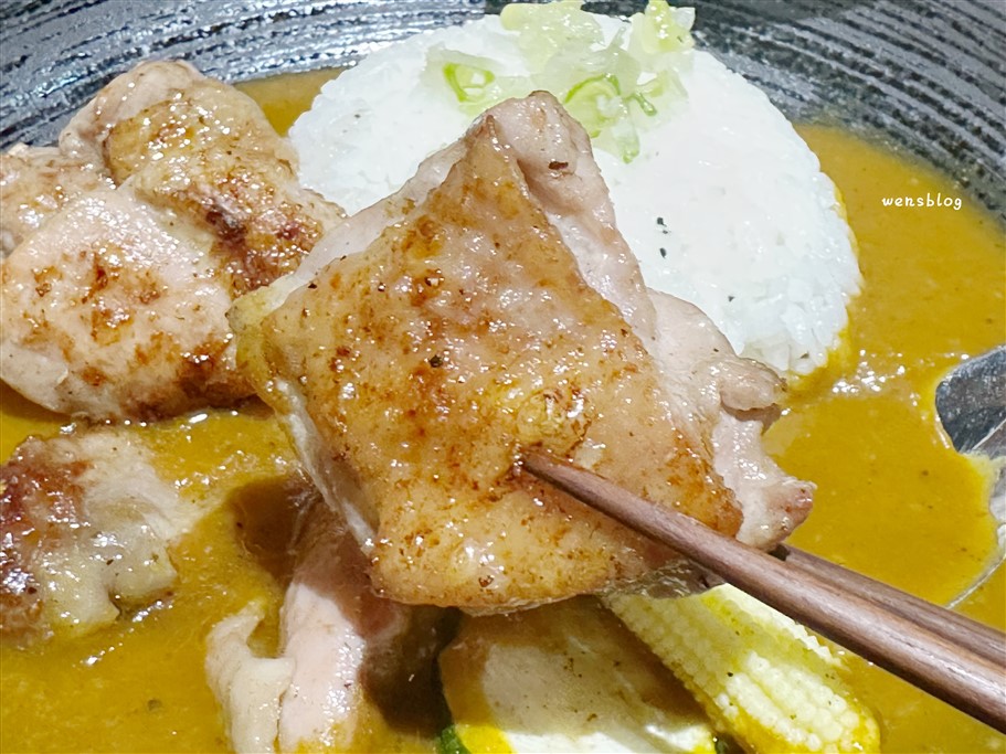 桃園中壢。出神燒肉咖喱，鄰近中原大學新開幕，主要販售咖喱餐點 @雯雯的玩樂地圖