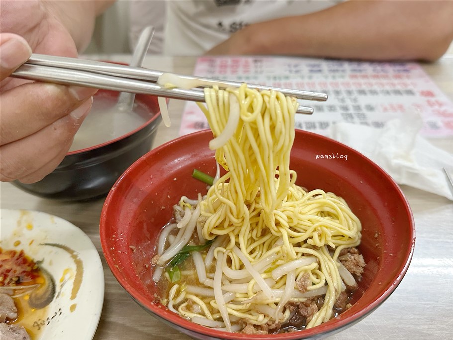 苗栗竹南。香香意麵，在地排隊美食，樸實無華的美味深受在地人的喜愛 @雯雯的玩樂地圖