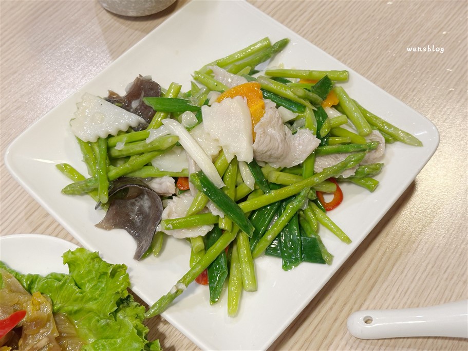 桃園。品香殿潮州砂鍋粥，曾被各大電視台相繼報導介紹，主打海鮮砂鍋粥 @雯雯的玩樂地圖