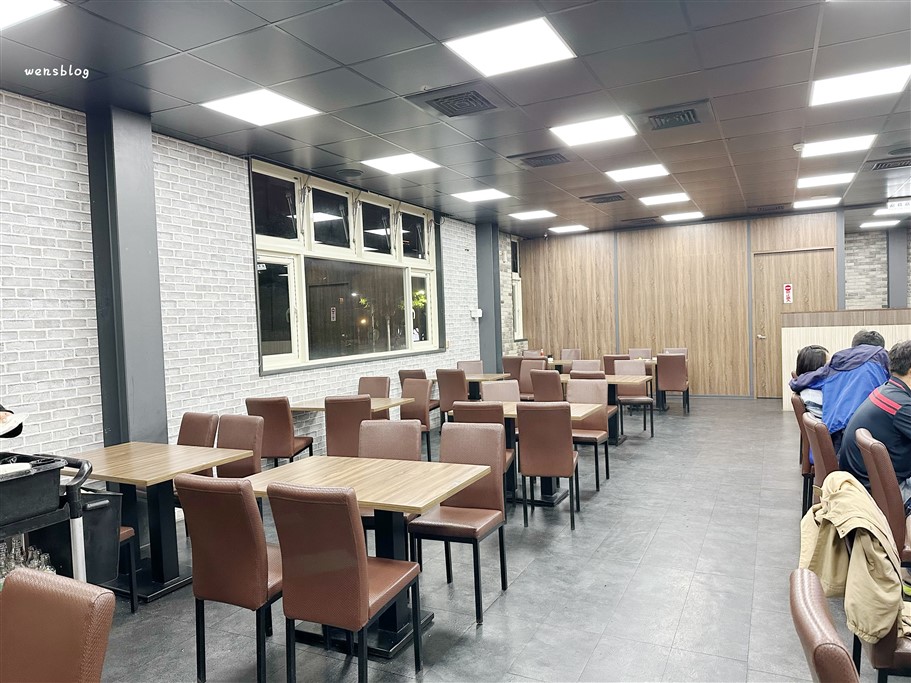 桃園。饗厚牛排桃園店，選擇豐富多元，多達50種以上的自助吧，不分平假日399元吃到飽 @雯雯的玩樂地圖