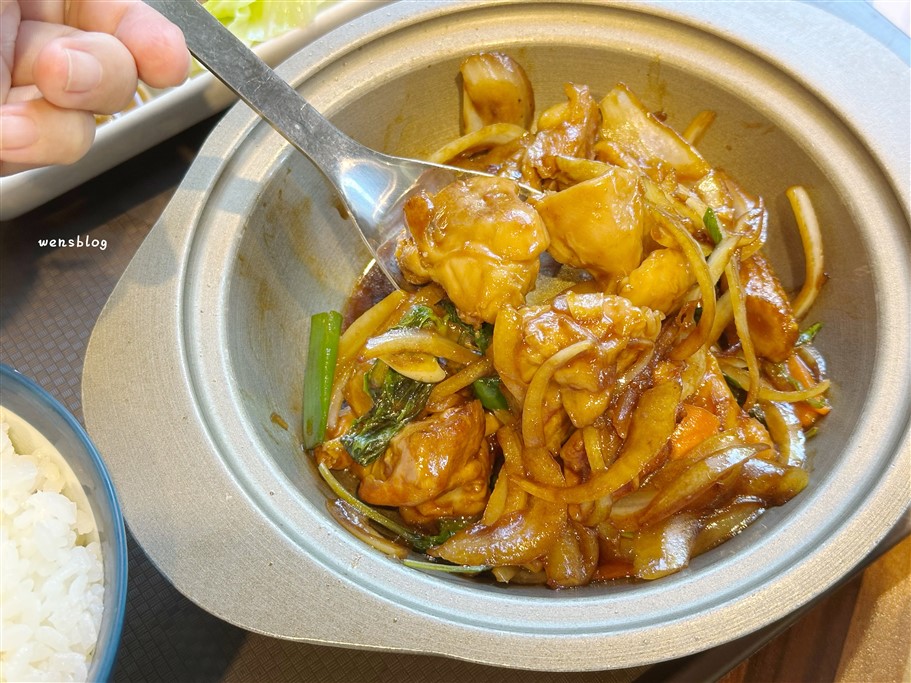 新竹。幸福客家麵食館，販售在地傳統的客家美食，菜色多元，還有提供仙草茶及客家甜湯免費喝 @雯雯的玩樂地圖