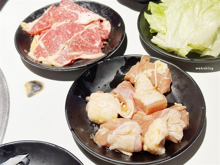 桃園平鎮。炙高無上炭火燒肉中壢店，燒肉吃到飽，739元起不收服務費 @雯雯的玩樂地圖